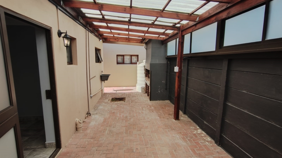 2 Bedroom Property for Sale in Stilbaai Wes Western Cape